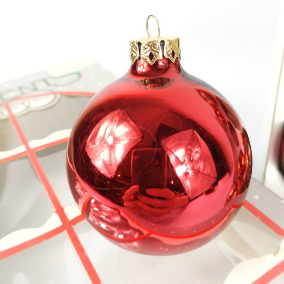 Vtg Christmas Glass ornaments Tree Baubles round red with gold glitter pattern - Picture 3 of 5